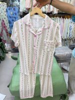 ست دو تیکه راحتی بلوزجلو دکمه و شلوار نخ پنبه وارداتی دخترانه و زنانه کد 9749 - تصویر 2